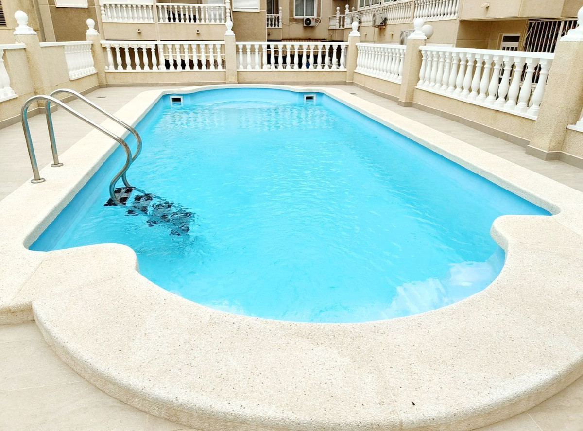 Se vende Apartamento Planta Media de 2 dormitorios en Costa Blanca, Alicante, España