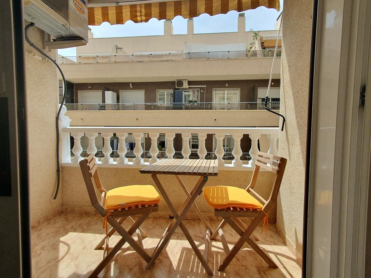 Se vende Apartamento Planta Media de 2 dormitorios en Costa Blanca, Alicante, España