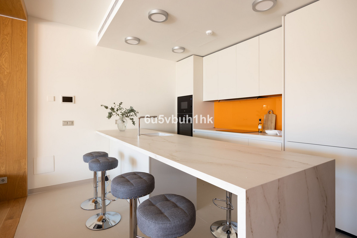 2 Bed Apartment for sale in Fuengirola Costa Del Sol, Málaga, Spain