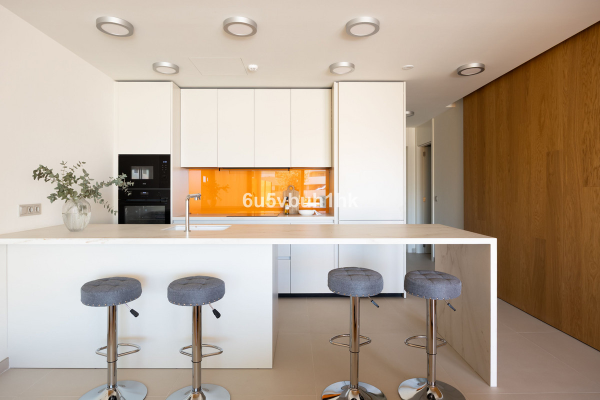 2 Bed Apartment for sale in Fuengirola Costa Del Sol, Málaga, Spain