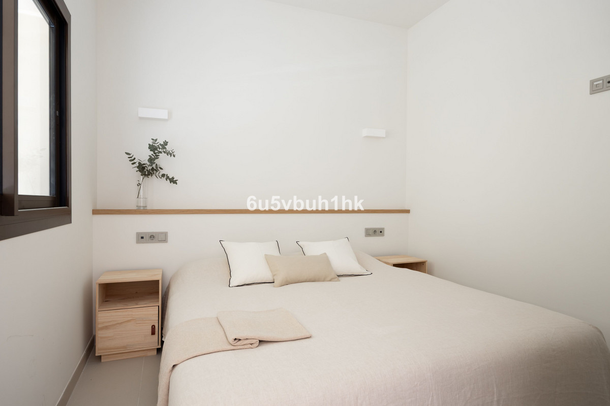2 Bed Apartment for sale in Fuengirola Costa Del Sol, Málaga, Spain