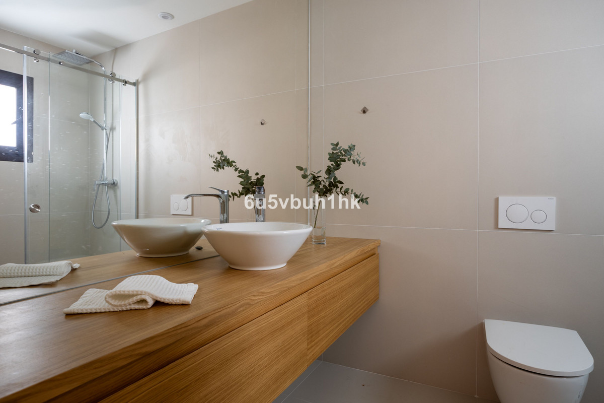 2 Bed Apartment for sale in Fuengirola Costa Del Sol, Málaga, Spain