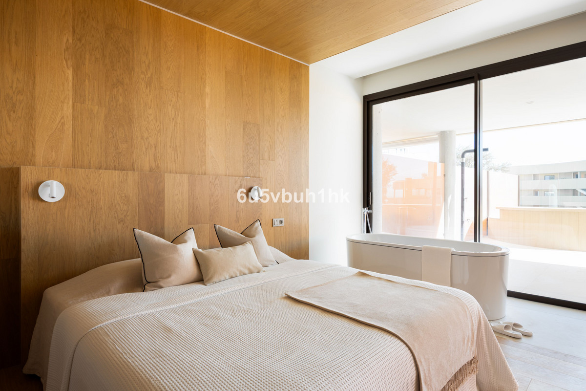 2 Bed Apartment for sale in Fuengirola Costa Del Sol, Málaga, Spain