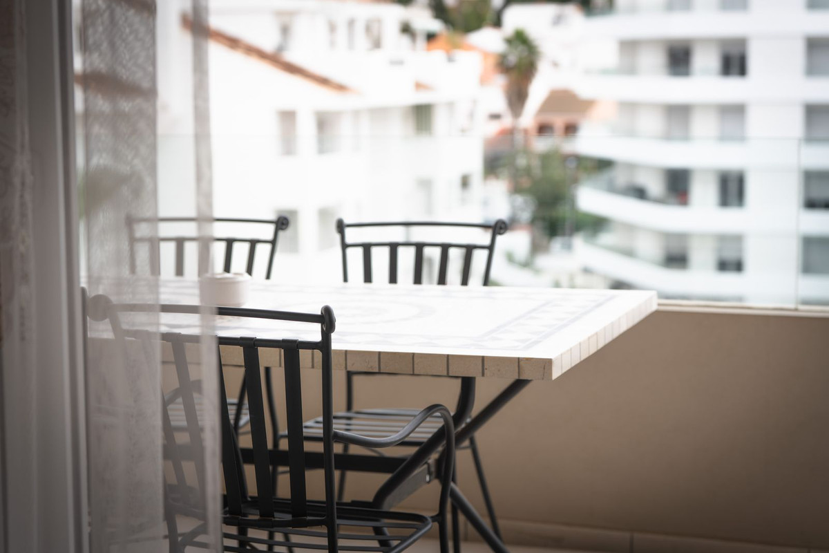 3 Bed Apartment for sale in Nueva Andalucía Costa Del Sol, Málaga, Spain