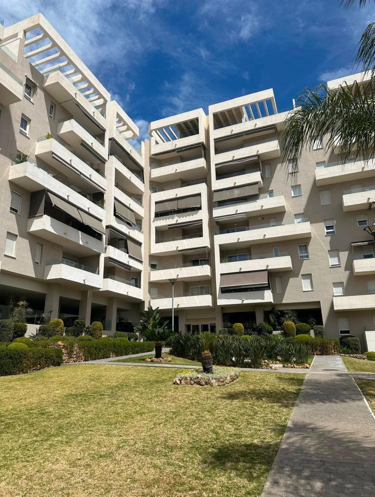 3 Bed Apartment for sale in Nueva Andalucía Costa Del Sol, Málaga, Spain