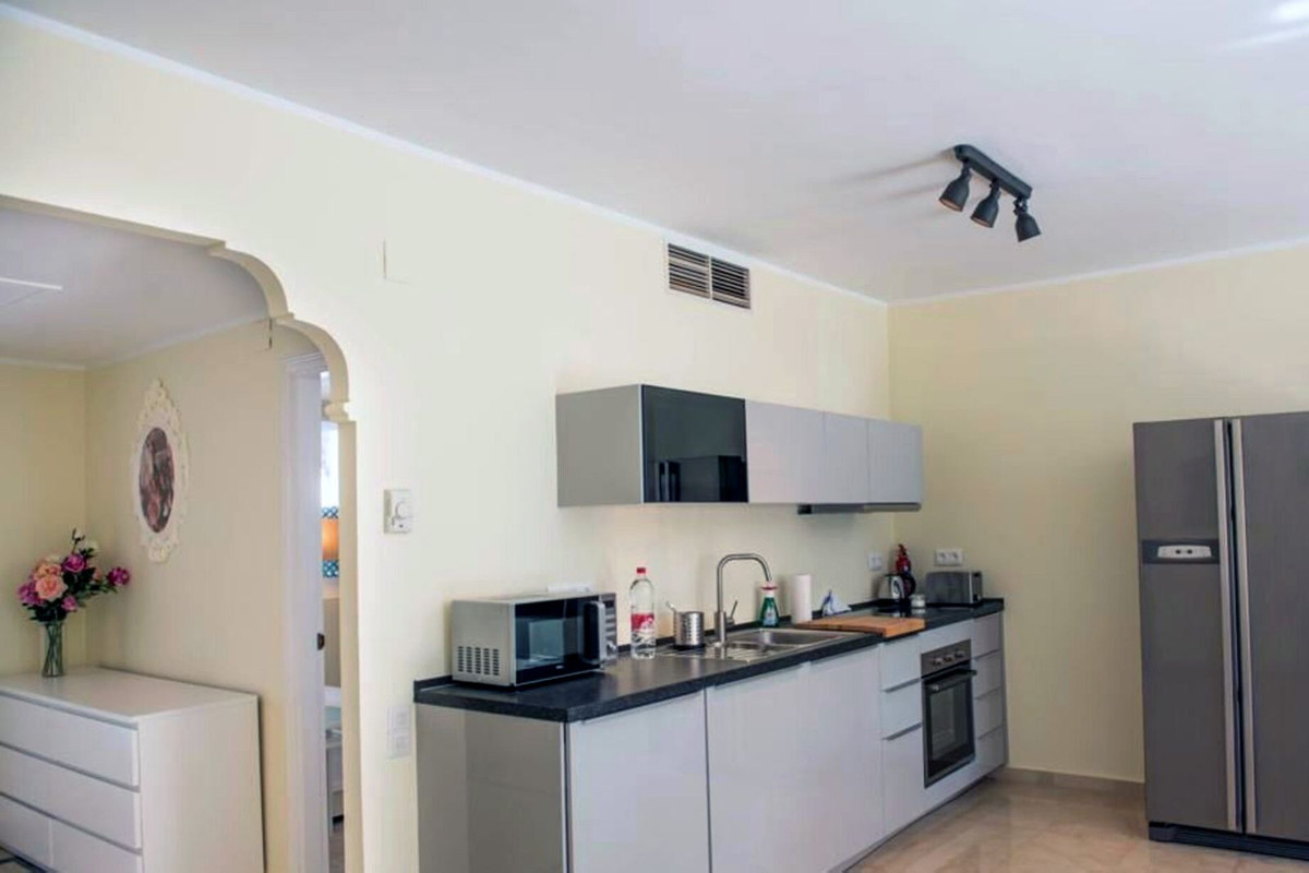 2 Bed Apartment for sale in El Presidente Costa Del Sol, Málaga, Spain