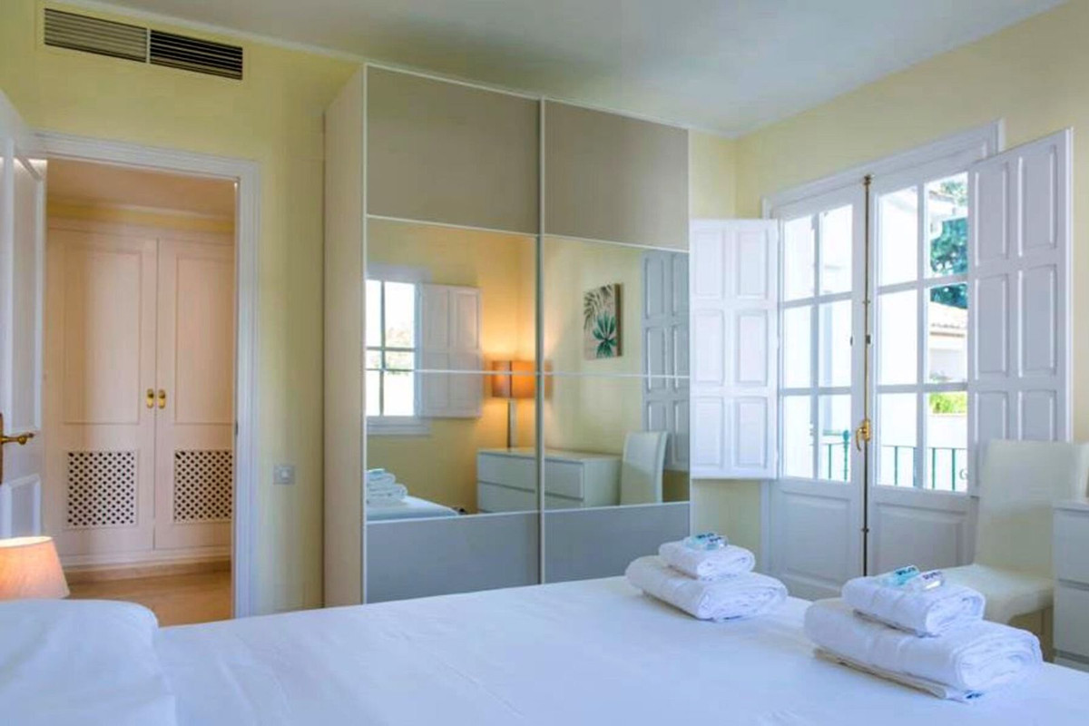 2 Bed Apartment for sale in El Presidente Costa Del Sol, Málaga, Spain