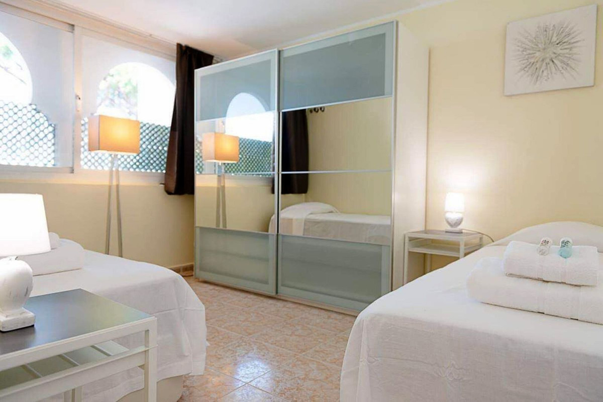 2 Bed Apartment for sale in El Presidente Costa Del Sol, Málaga, Spain