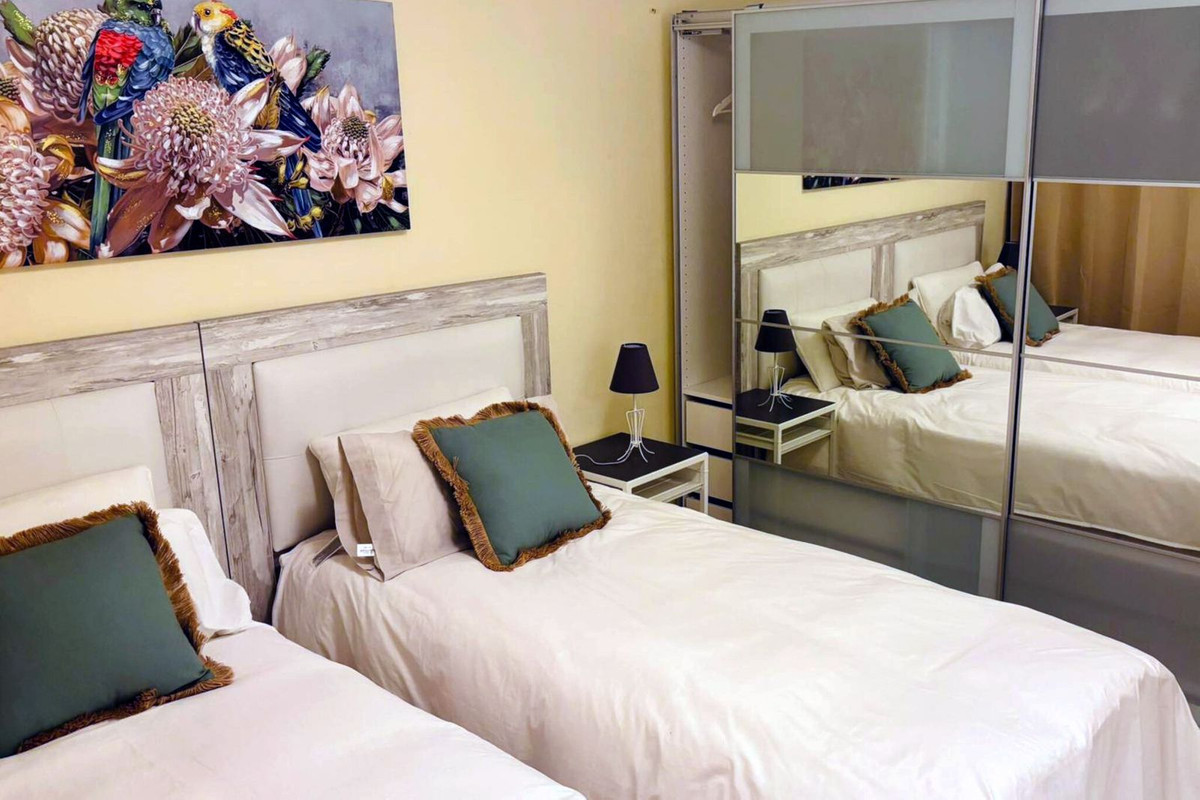 2 Bed Apartment for sale in El Presidente Costa Del Sol, Málaga, Spain