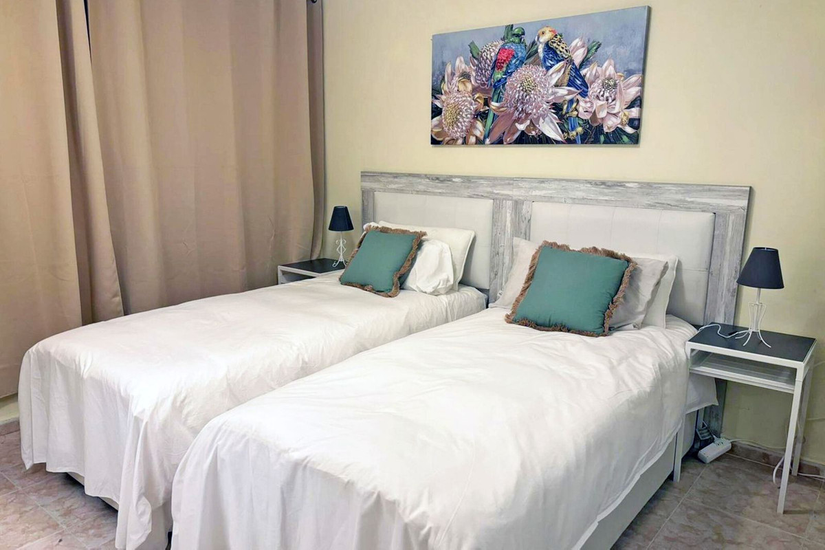2 Bed Apartment for sale in El Presidente Costa Del Sol, Málaga, Spain