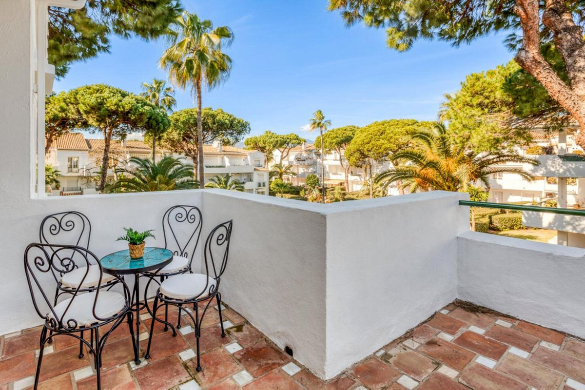 2 Bed Apartment for sale in El Presidente Costa Del Sol, Málaga, Spain