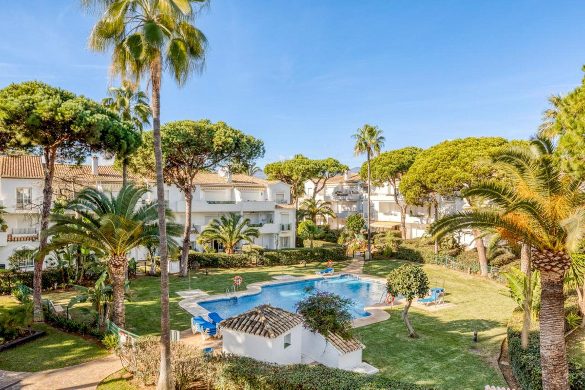 2 Bed Apartment for sale in El Presidente Costa Del Sol, Málaga, Spain