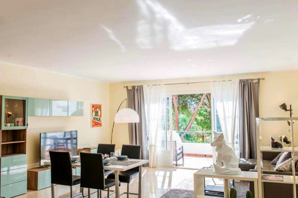 2 Bed Apartment for sale in El Presidente Costa Del Sol, Málaga, Spain