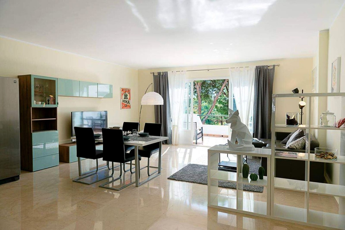 2 Bed Apartment for sale in El Presidente Costa Del Sol, Málaga, Spain