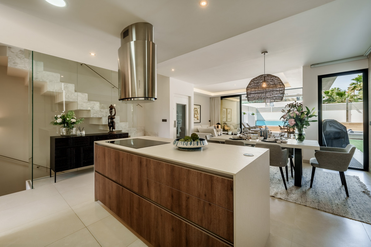5 Bed Townhouse for sale in Puerto Banús Costa Del Sol, Málaga, Spain