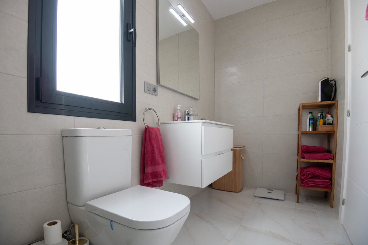 Se vende Villa - Chalet de 3 dormitorios en Costa Blanca, Alicante, España