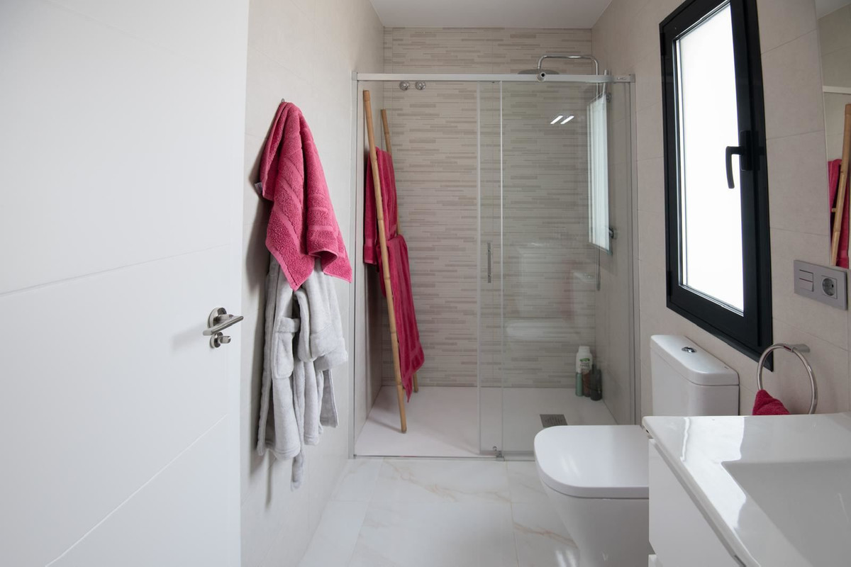 Se vende Villa - Chalet de 3 dormitorios en Costa Blanca, Alicante, España