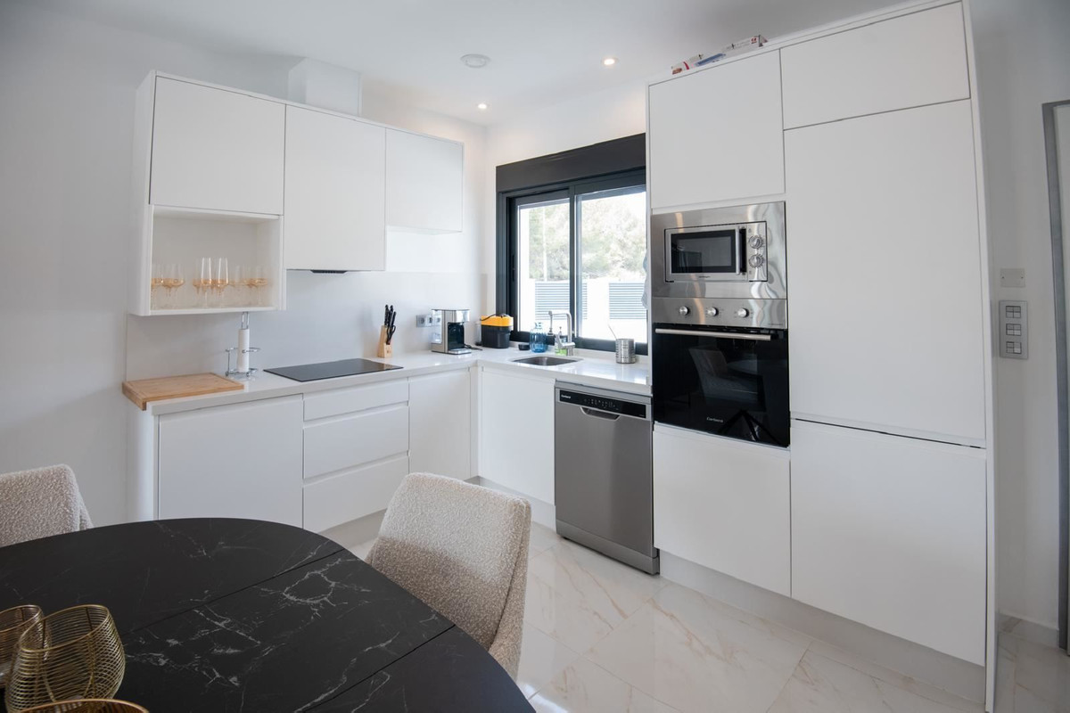 Se vende Villa - Chalet de 3 dormitorios en Costa Blanca, Alicante, España