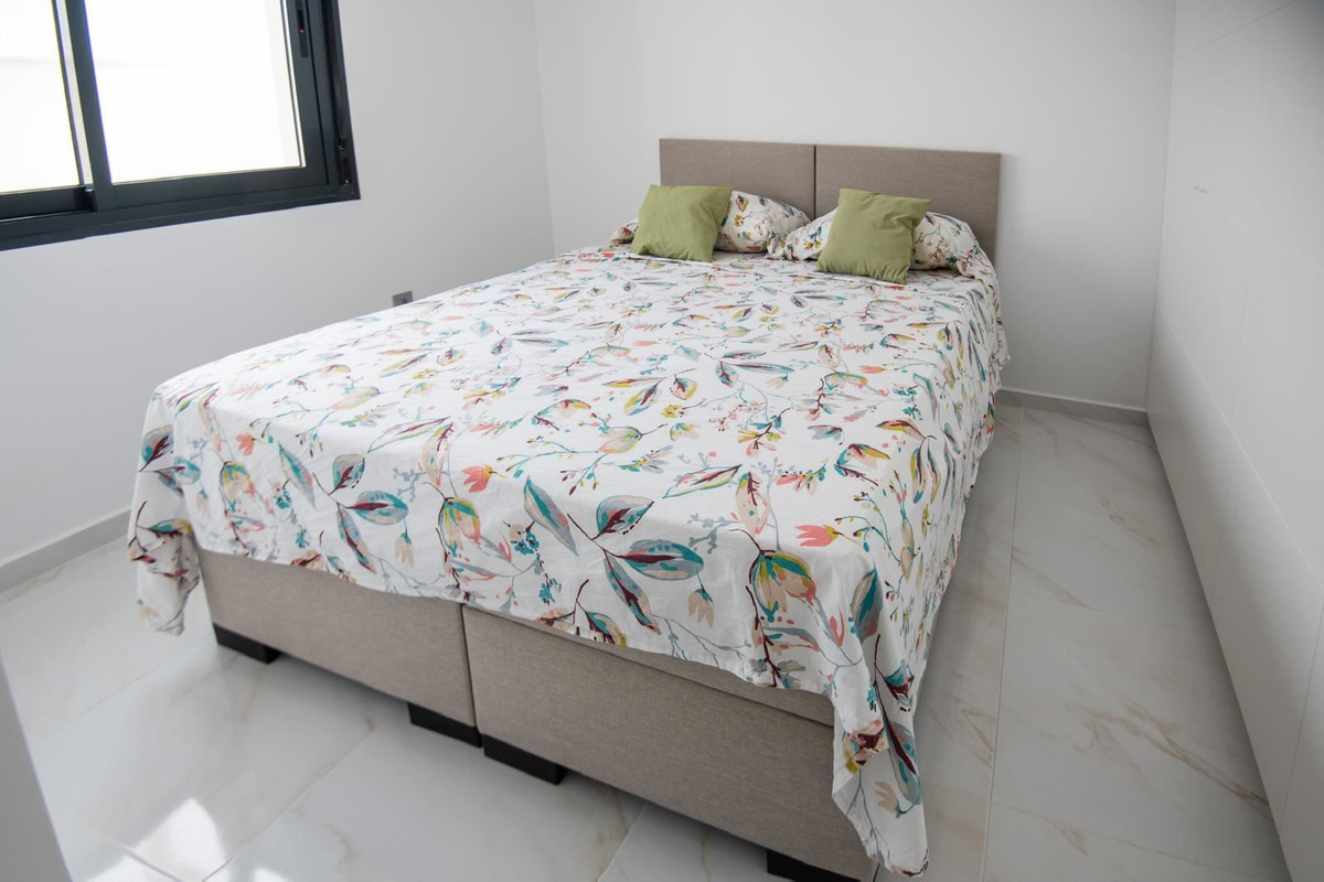 Se vende Villa - Chalet de 3 dormitorios en Costa Blanca, Alicante, España