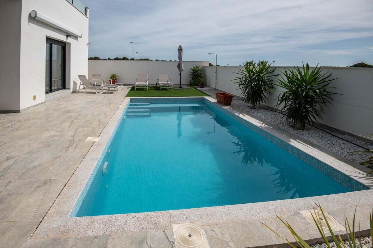 Se vende Villa - Chalet de 3 dormitorios en Costa Blanca, Alicante, España