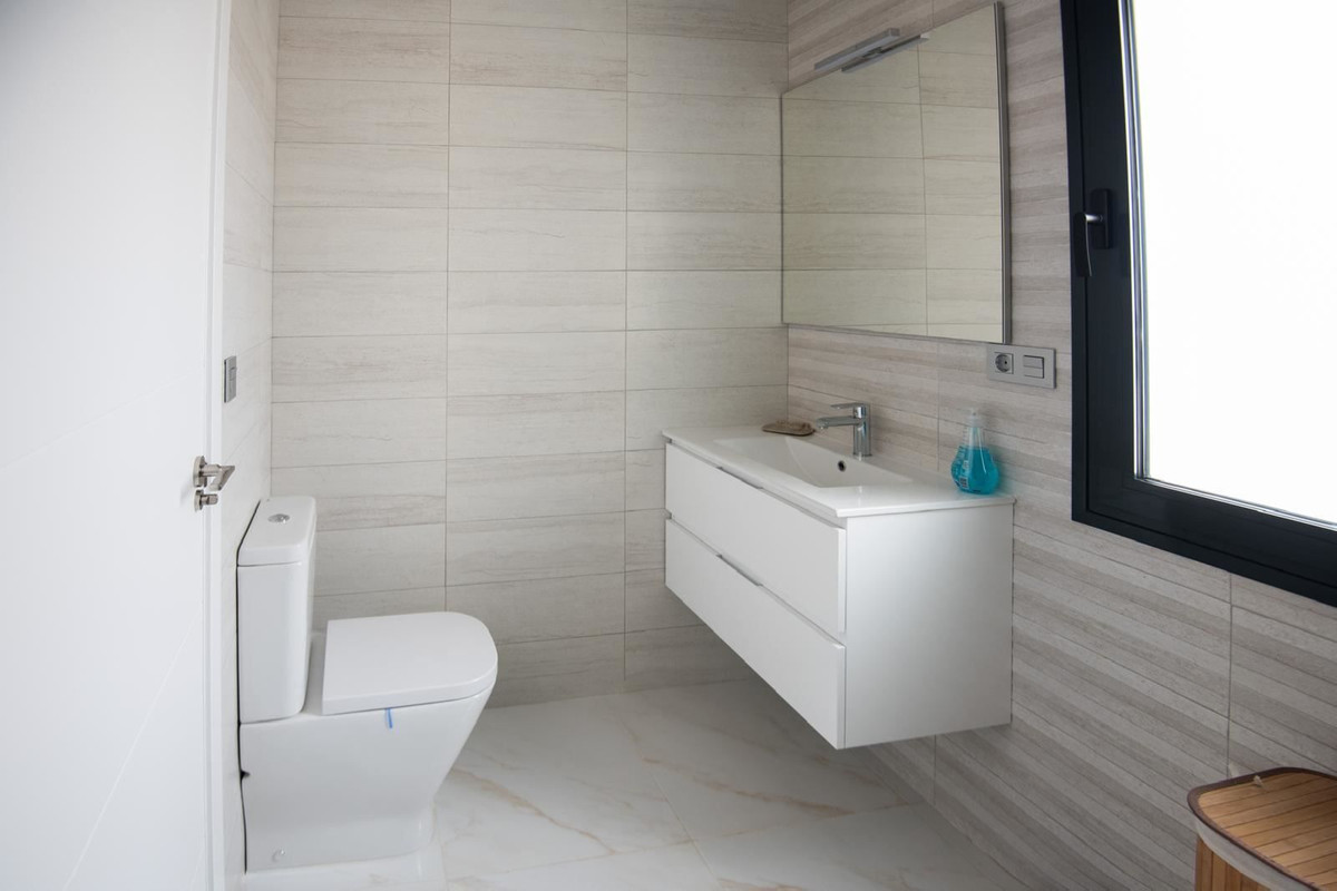 Se vende Villa - Chalet de 3 dormitorios en Costa Blanca, Alicante, España