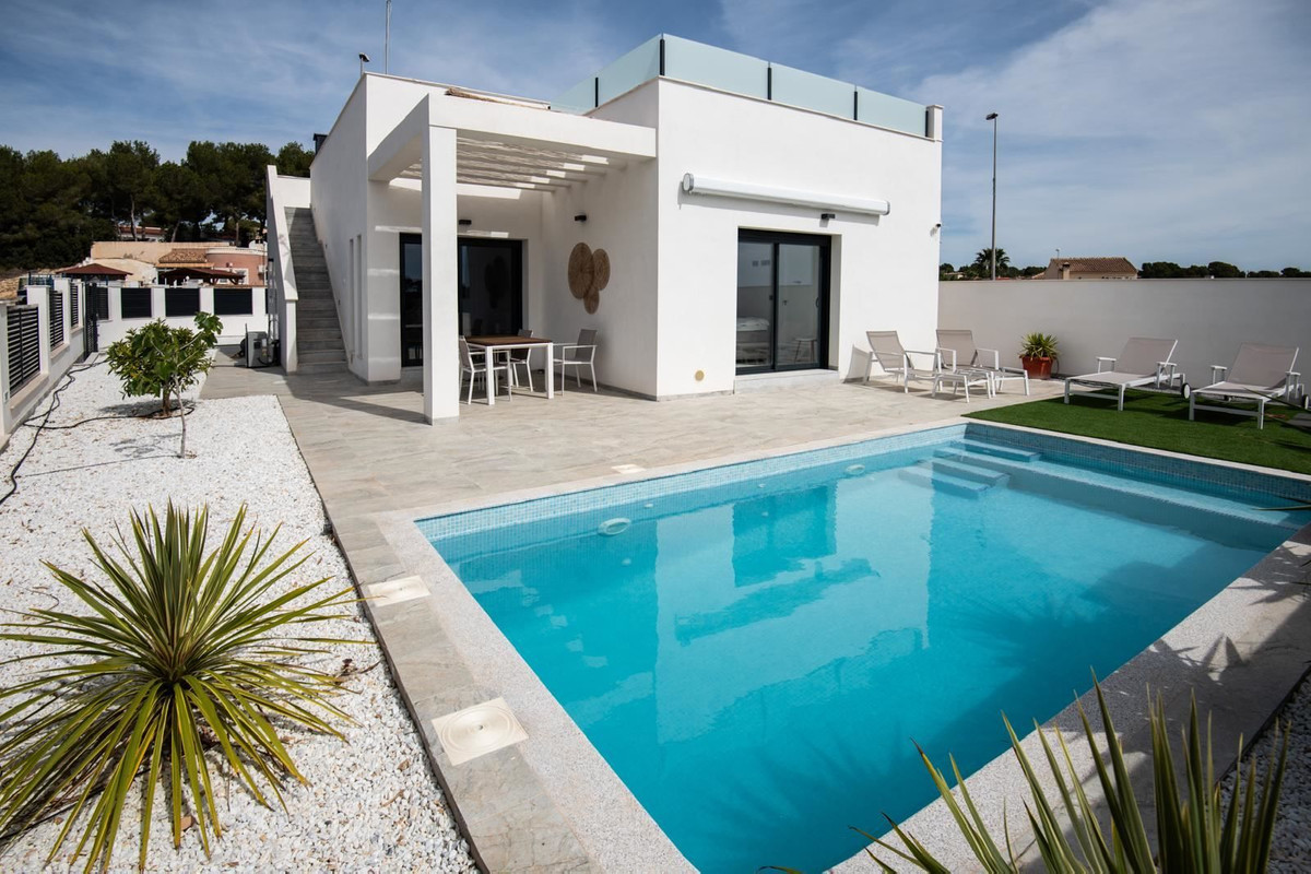 Se vende Villa - Chalet de 3 dormitorios en Costa Blanca, Alicante, España