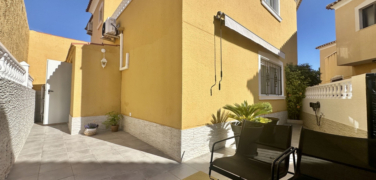 Se vende Adosada de 3 dormitorios en Costa Blanca, Alicante, España