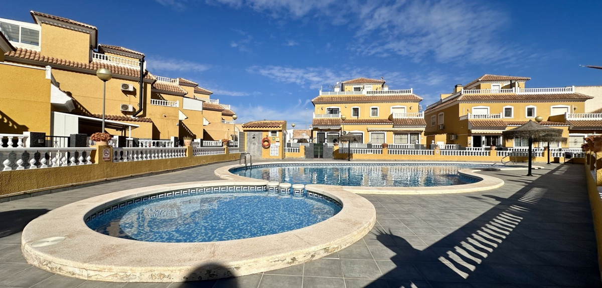Se vende Adosada de 3 dormitorios en Costa Blanca, Alicante, España