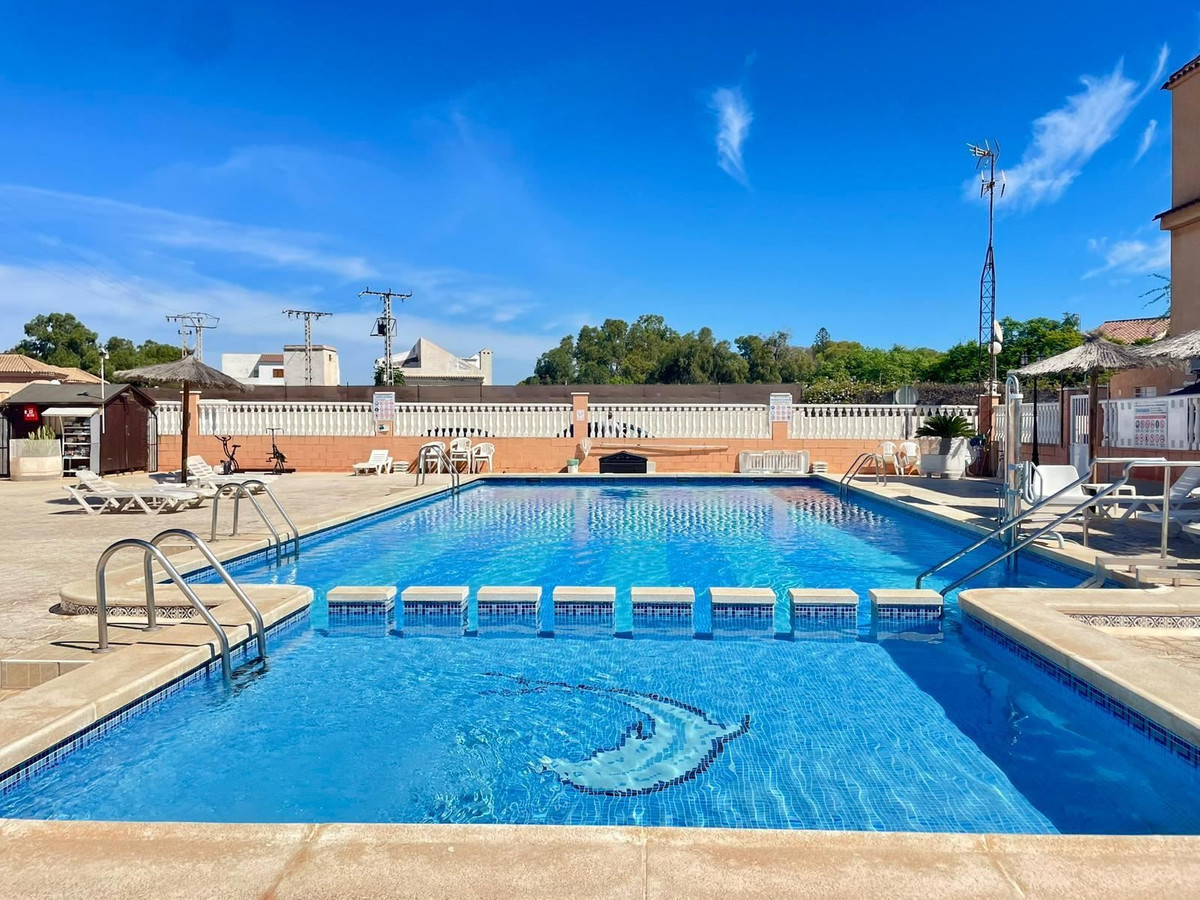 Se vende Apartamento Planta Media de 2 dormitorios en Costa Blanca, Alicante, España