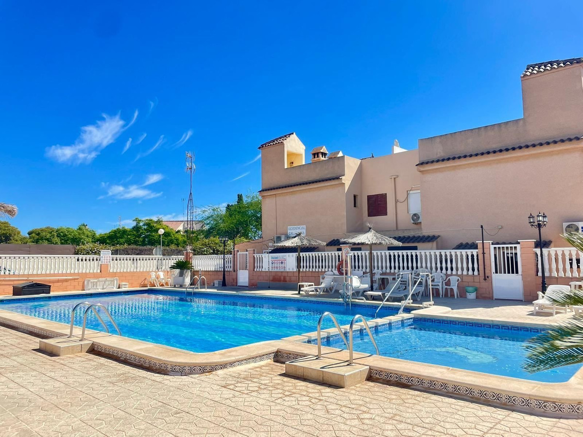 Se vende Apartamento Planta Media de 2 dormitorios en Costa Blanca, Alicante, España