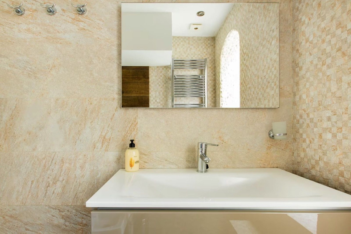 5 Bed Townhouse for sale in Nueva Andalucía Costa Del Sol, Málaga, Spain