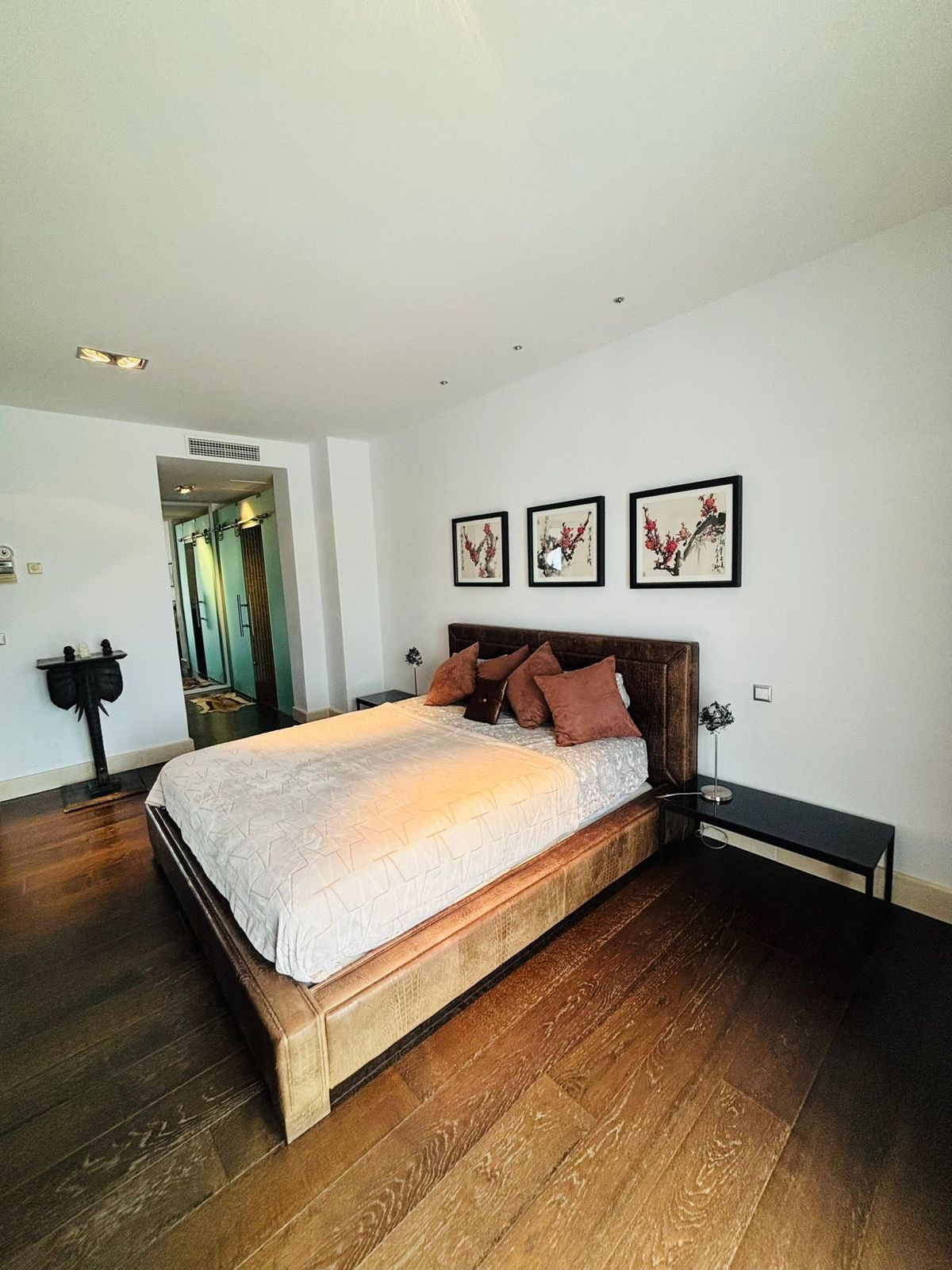 Se vende Villa - Chalet de 6 dormitorios en Costa Del Sol, Cadiz, España