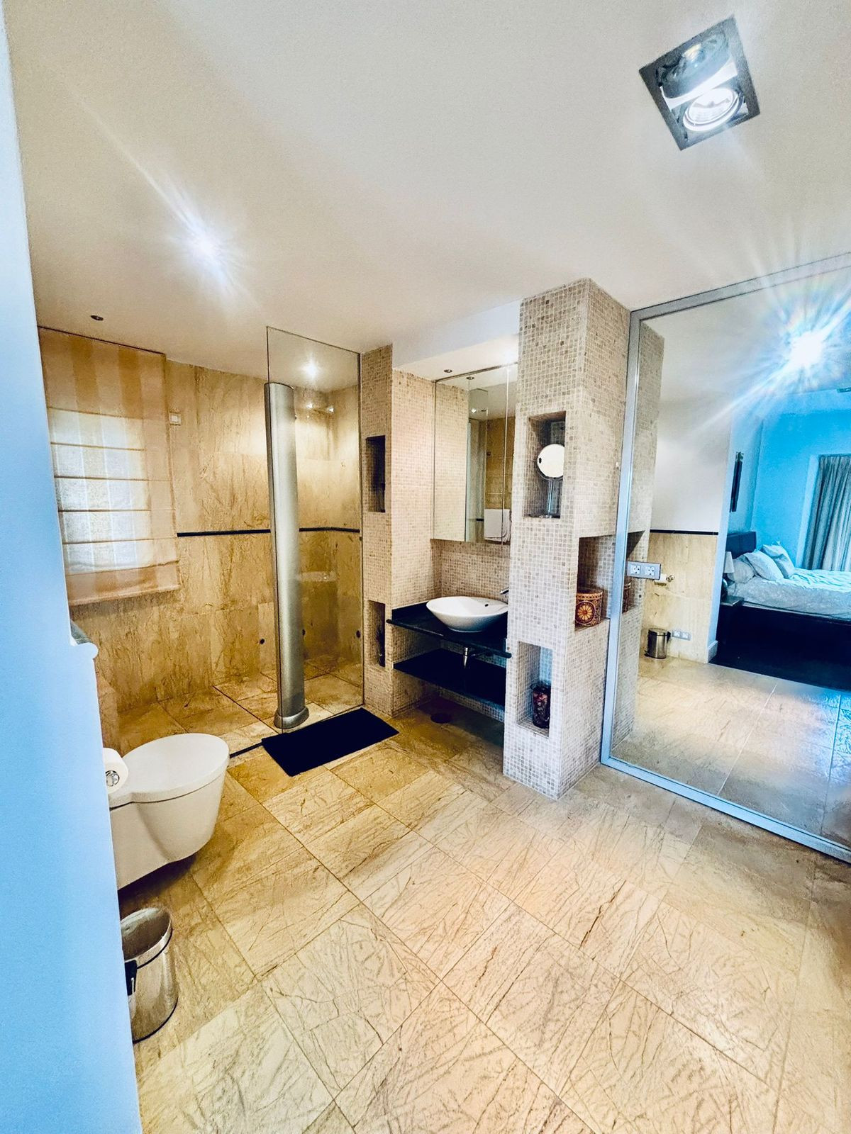 Se vende Villa - Chalet de 6 dormitorios en Costa Del Sol, Cadiz, España