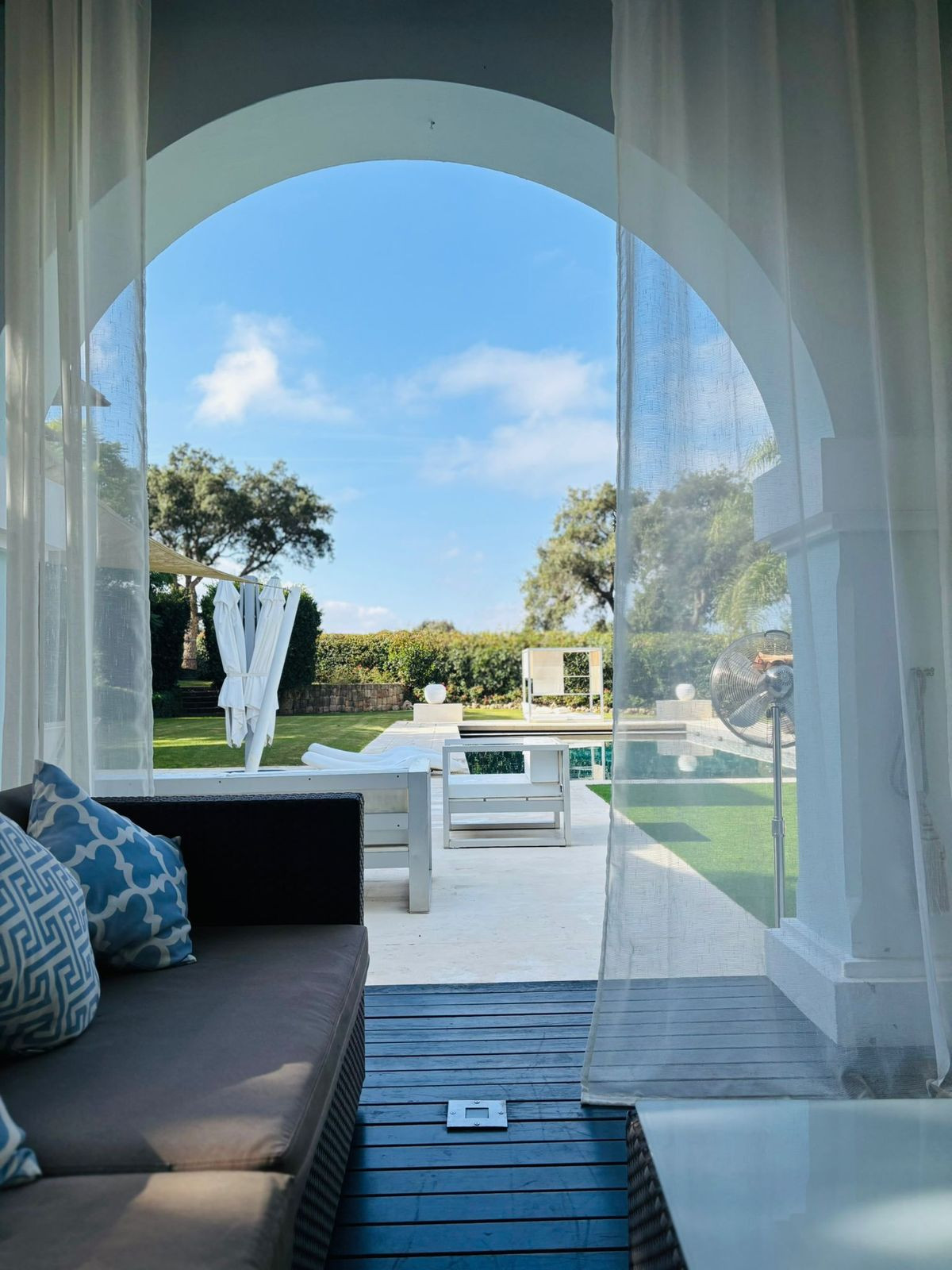 Se vende Villa - Chalet de 6 dormitorios en Costa Del Sol, Cadiz, España