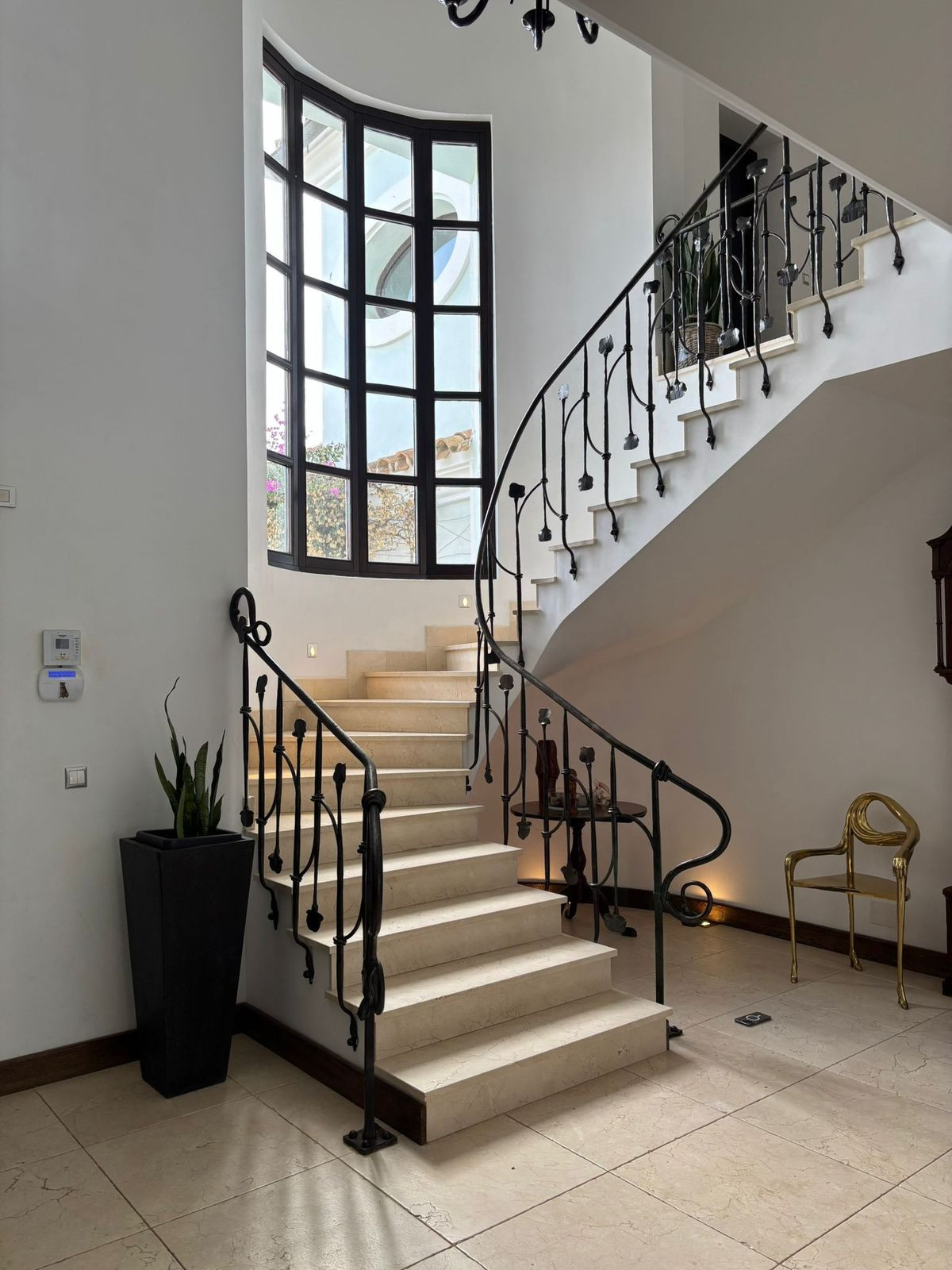 Se vende Villa - Chalet de 6 dormitorios en Costa Del Sol, Cadiz, España