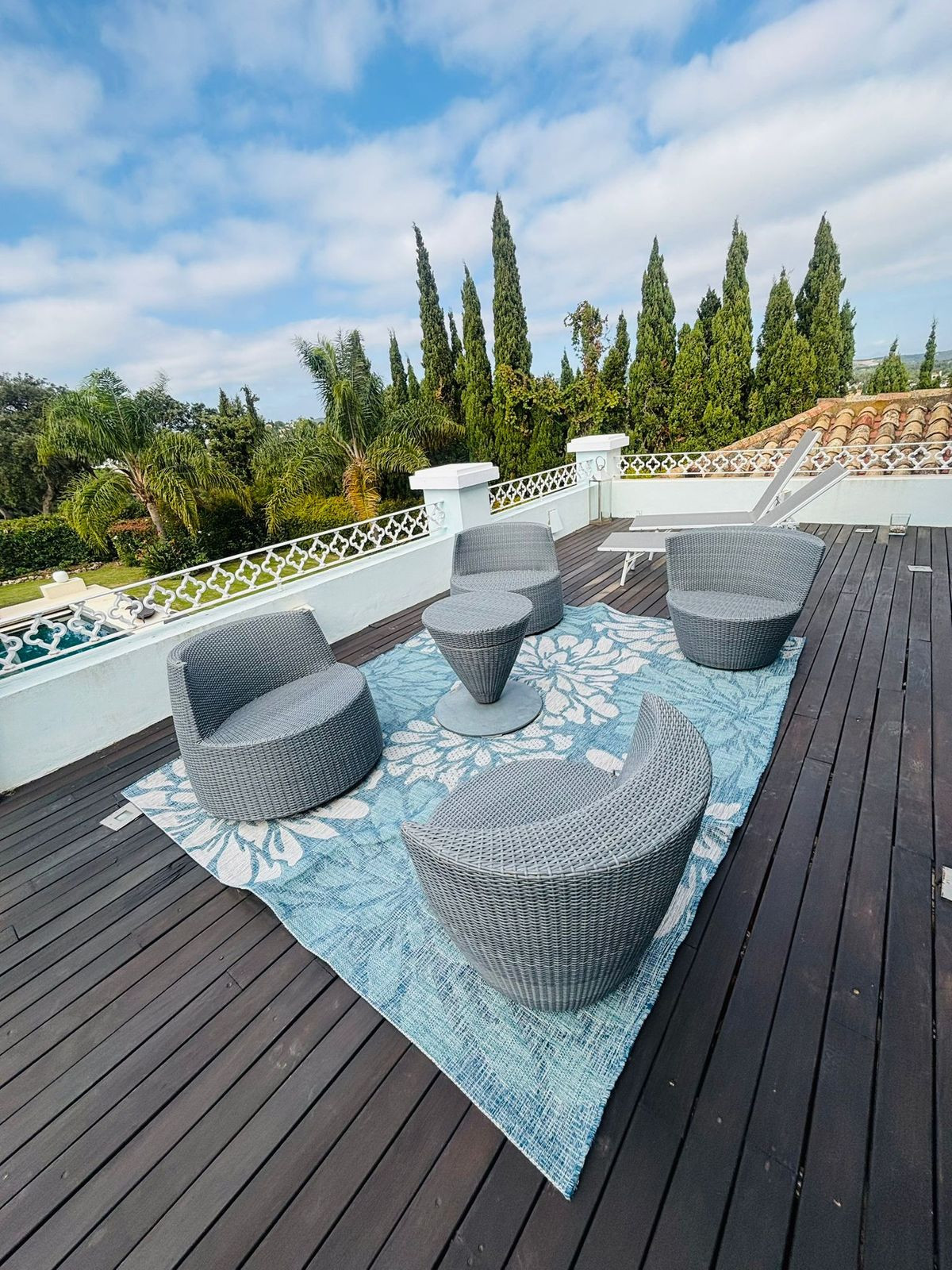 Se vende Villa - Chalet de 6 dormitorios en Costa Del Sol, Cadiz, España