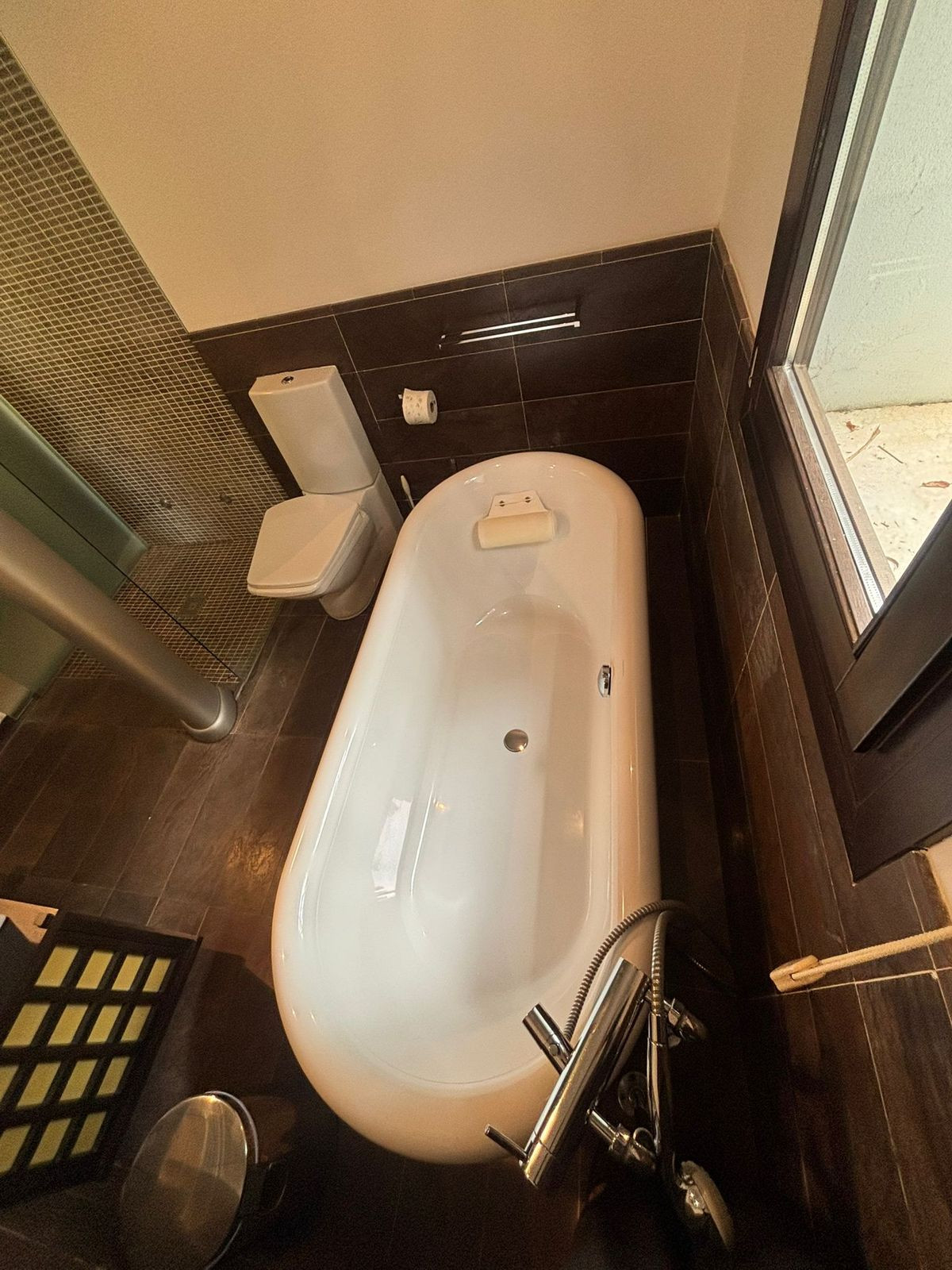 Se vende Villa - Chalet de 6 dormitorios en Costa Del Sol, Cadiz, España