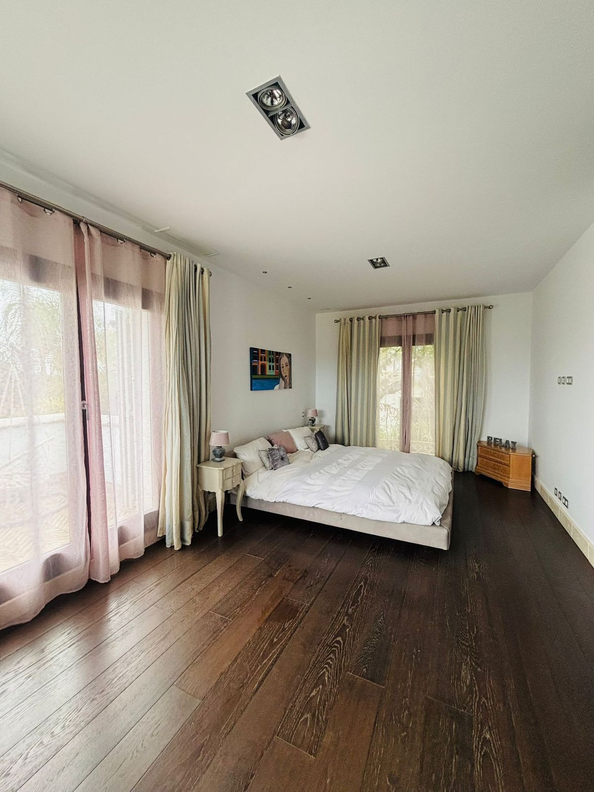 Se vende Villa - Chalet de 6 dormitorios en Costa Del Sol, Cadiz, España