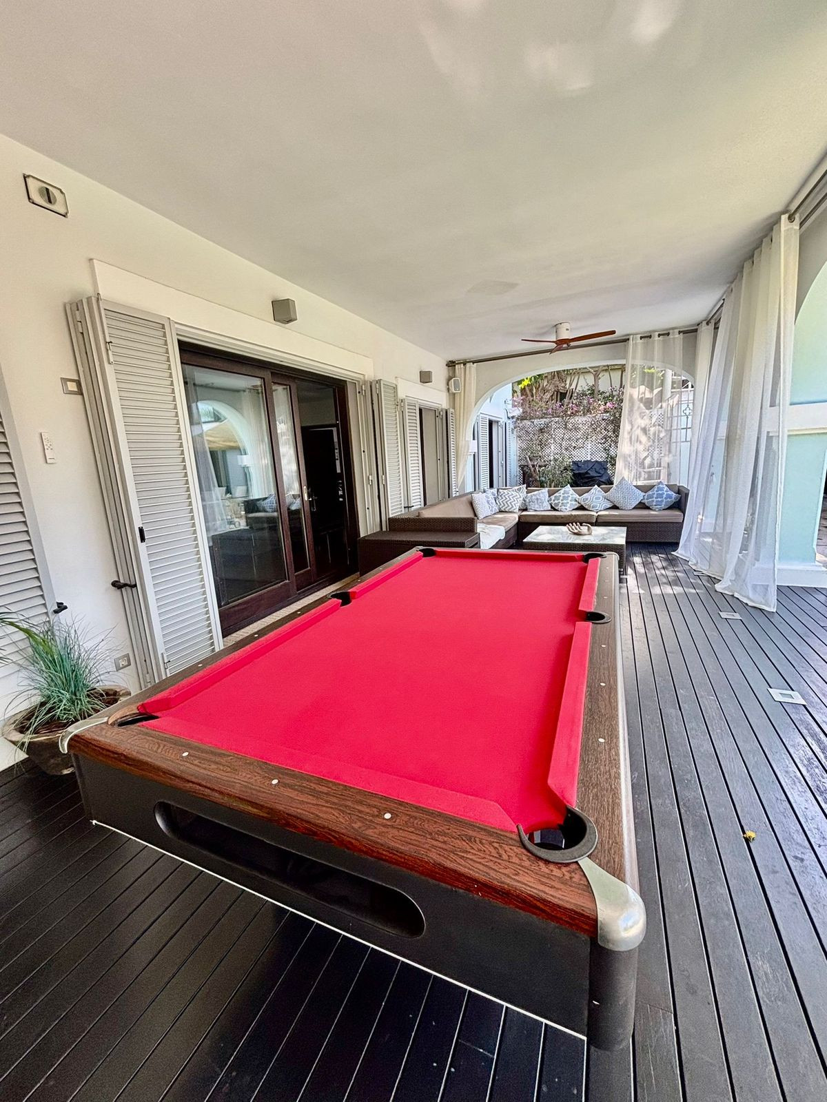 Se vende Villa - Chalet de 6 dormitorios en Costa Del Sol, Cadiz, España