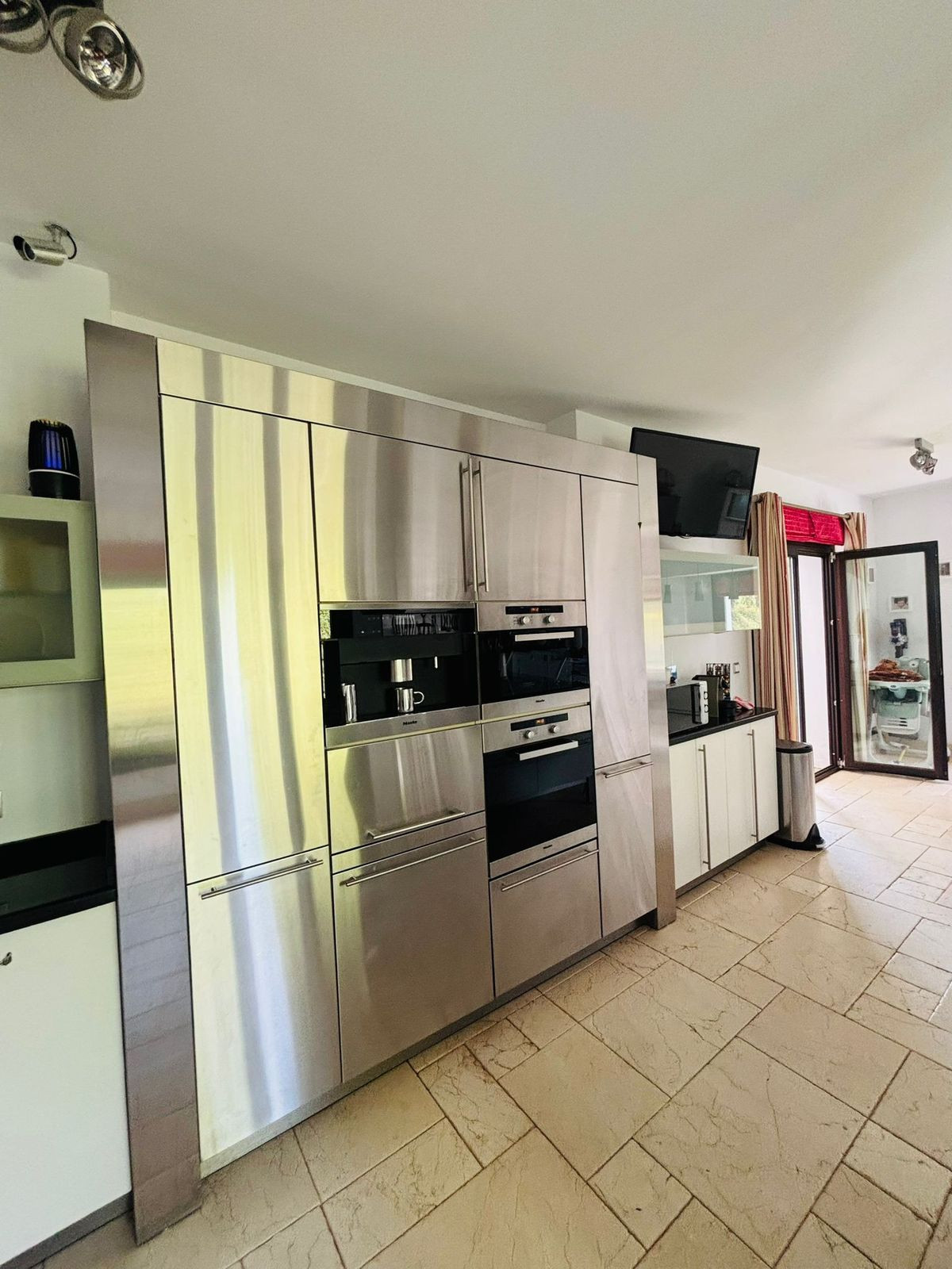 Se vende Villa - Chalet de 6 dormitorios en Costa Del Sol, Cadiz, España