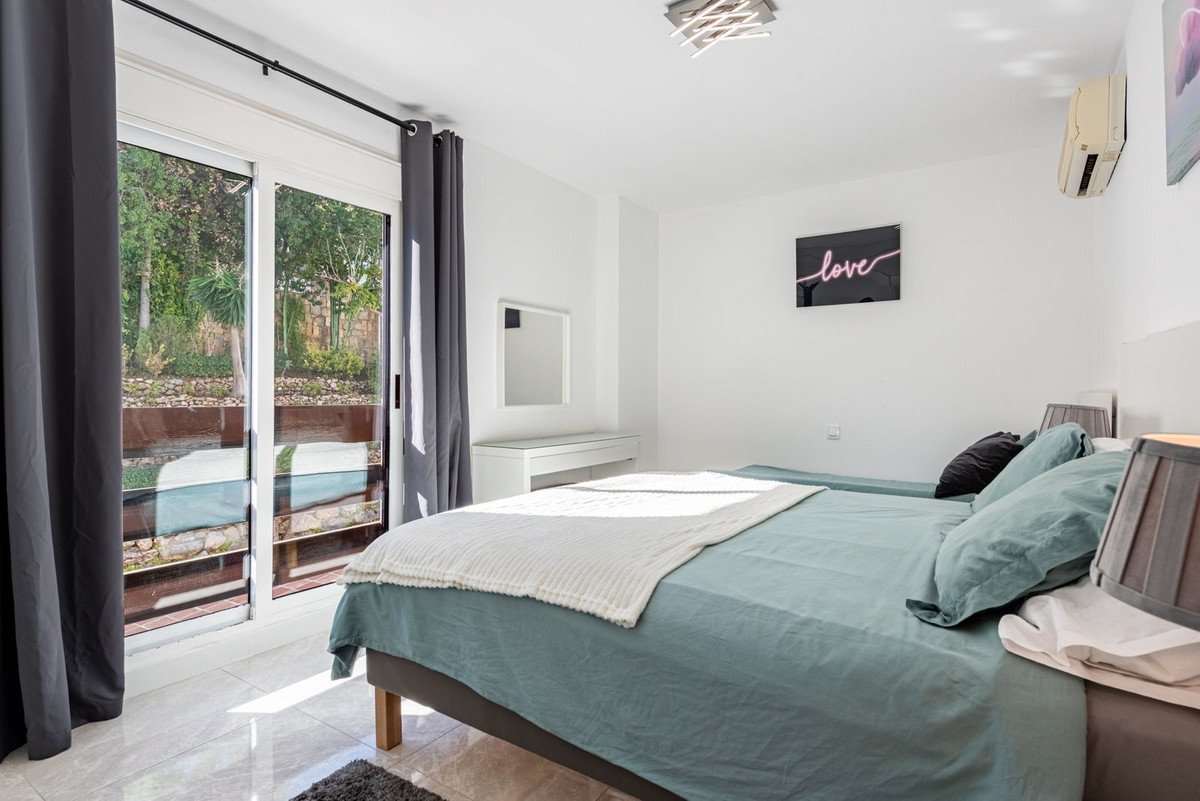 3 Bed Apartment for sale in Nueva Andalucía Costa Del Sol, Málaga, Spain