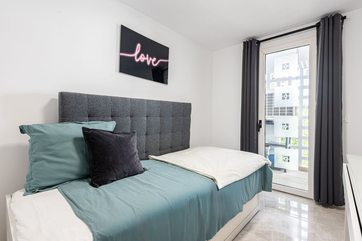 3 Bed Apartment for sale in Nueva Andalucía Costa Del Sol, Málaga, Spain