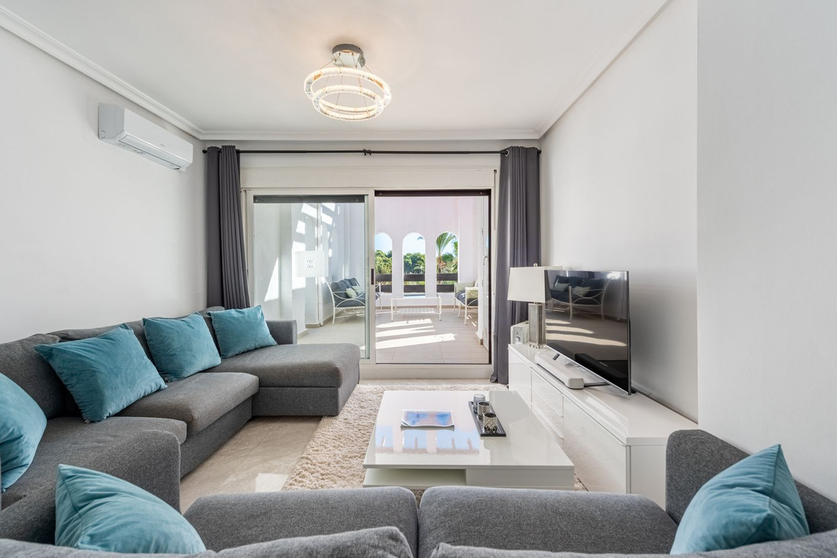3 Bed Apartment for sale in Nueva Andalucía Costa Del Sol, Málaga, Spain