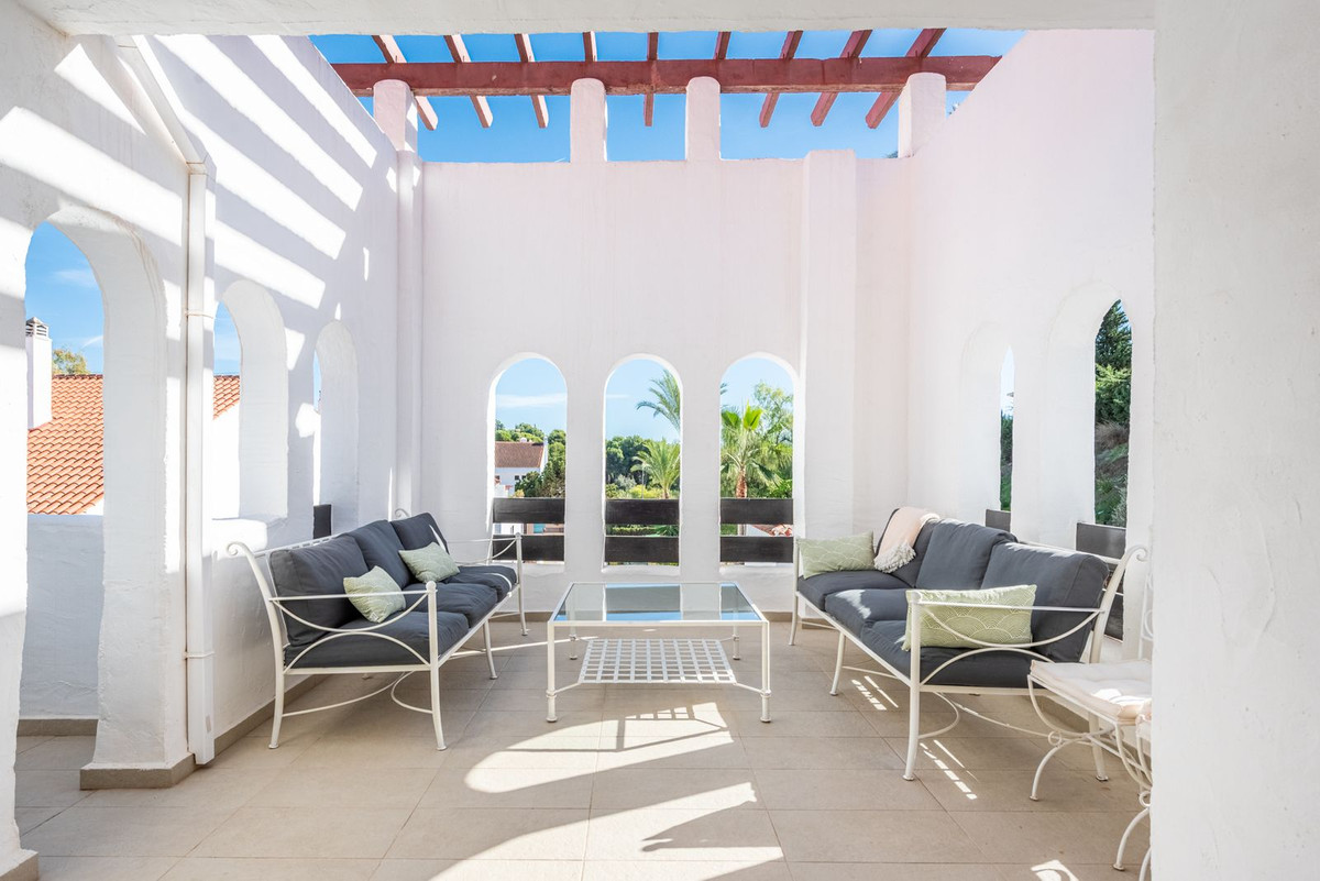 3 Bed Apartment for sale in Nueva Andalucía Costa Del Sol, Málaga, Spain