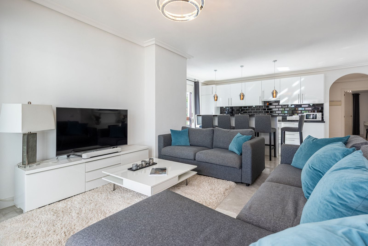 3 Bed Apartment for sale in Nueva Andalucía Costa Del Sol, Málaga, Spain