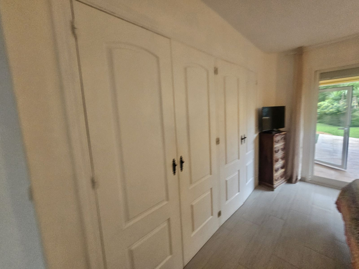Se vende Apartamento Planta Baja de 4 dormitorios en Costa Del Sol, Málaga, España