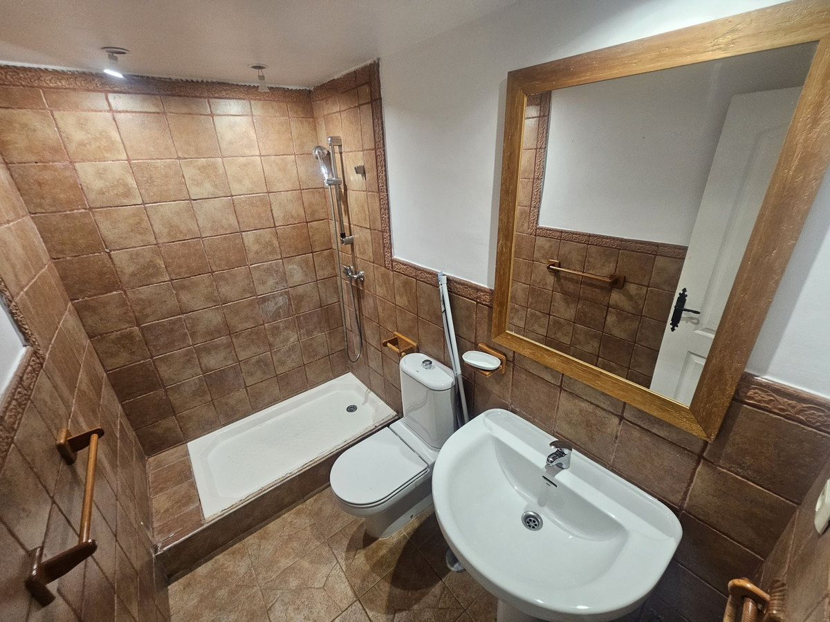 Se vende Apartamento Planta Baja de 4 dormitorios en Costa Del Sol, Málaga, España