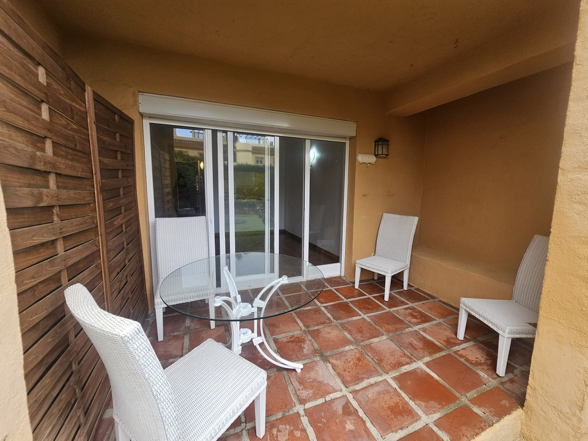 Se vende Apartamento Planta Baja de 4 dormitorios en Costa Del Sol, Málaga, España