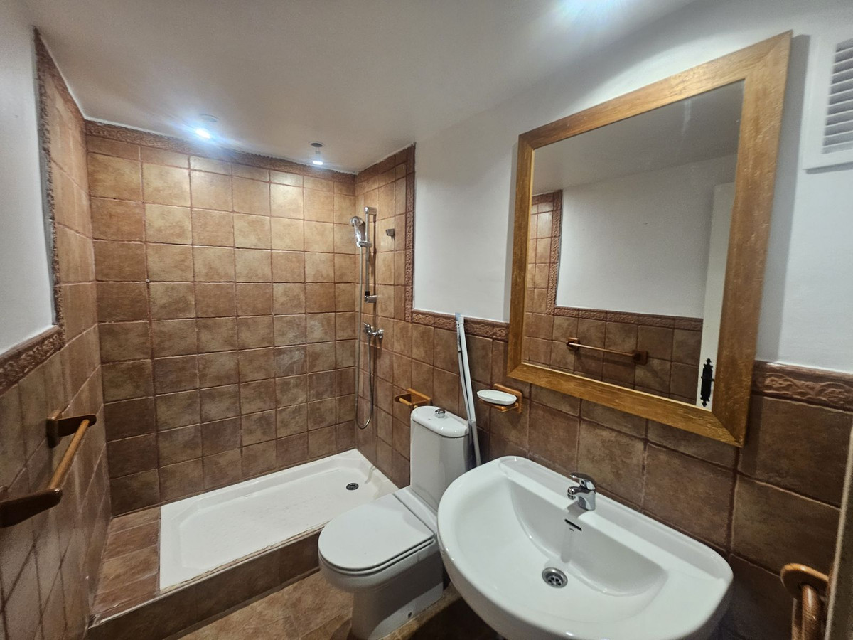 Se vende Apartamento Planta Baja de 4 dormitorios en Costa Del Sol, Málaga, España