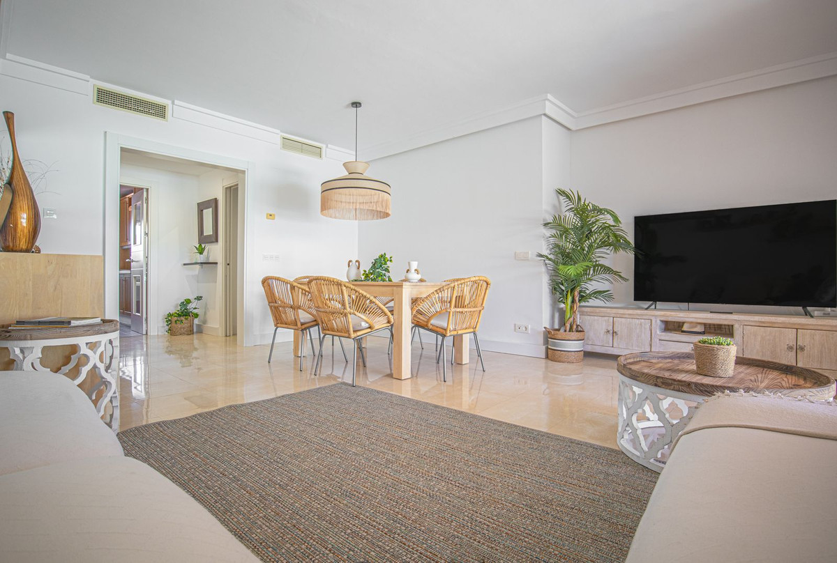 Se vende Apartamento Planta Media de 3 dormitorios en Costa Del Sol, Málaga, España